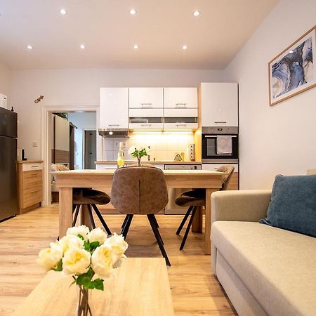 Zora Lak Apartment Sopron Bagian luar foto