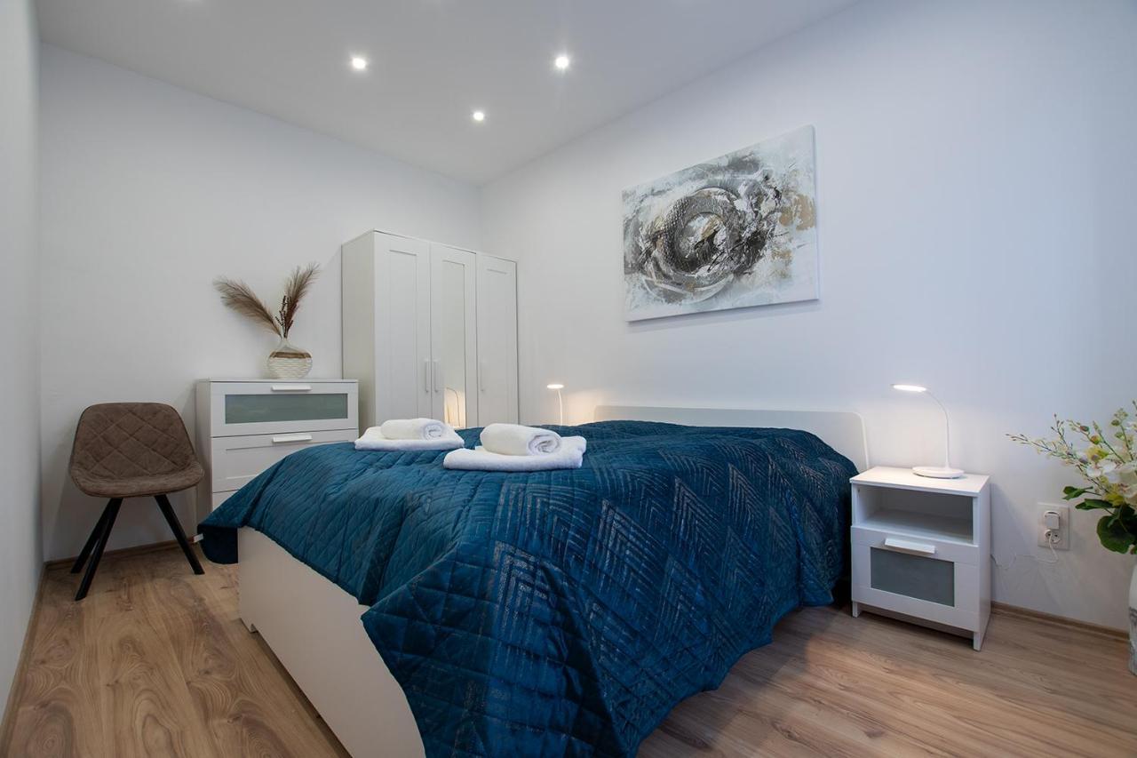 Zora Lak Apartment Sopron Bagian luar foto