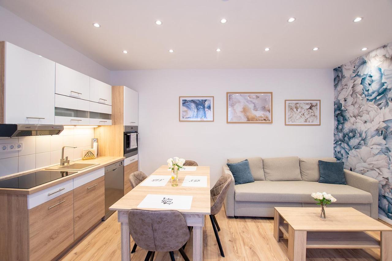 Zora Lak Apartment Sopron Bagian luar foto
